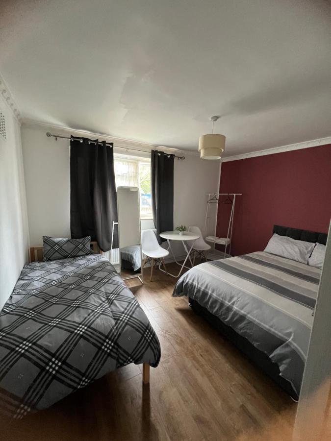 Large Room With Two Bed In Central Лондон Экстерьер фото