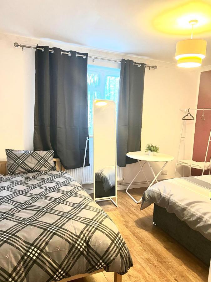Large Room With Two Bed In Central Лондон Экстерьер фото