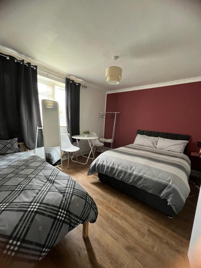 Large Room With Two Bed In Central Лондон Экстерьер фото